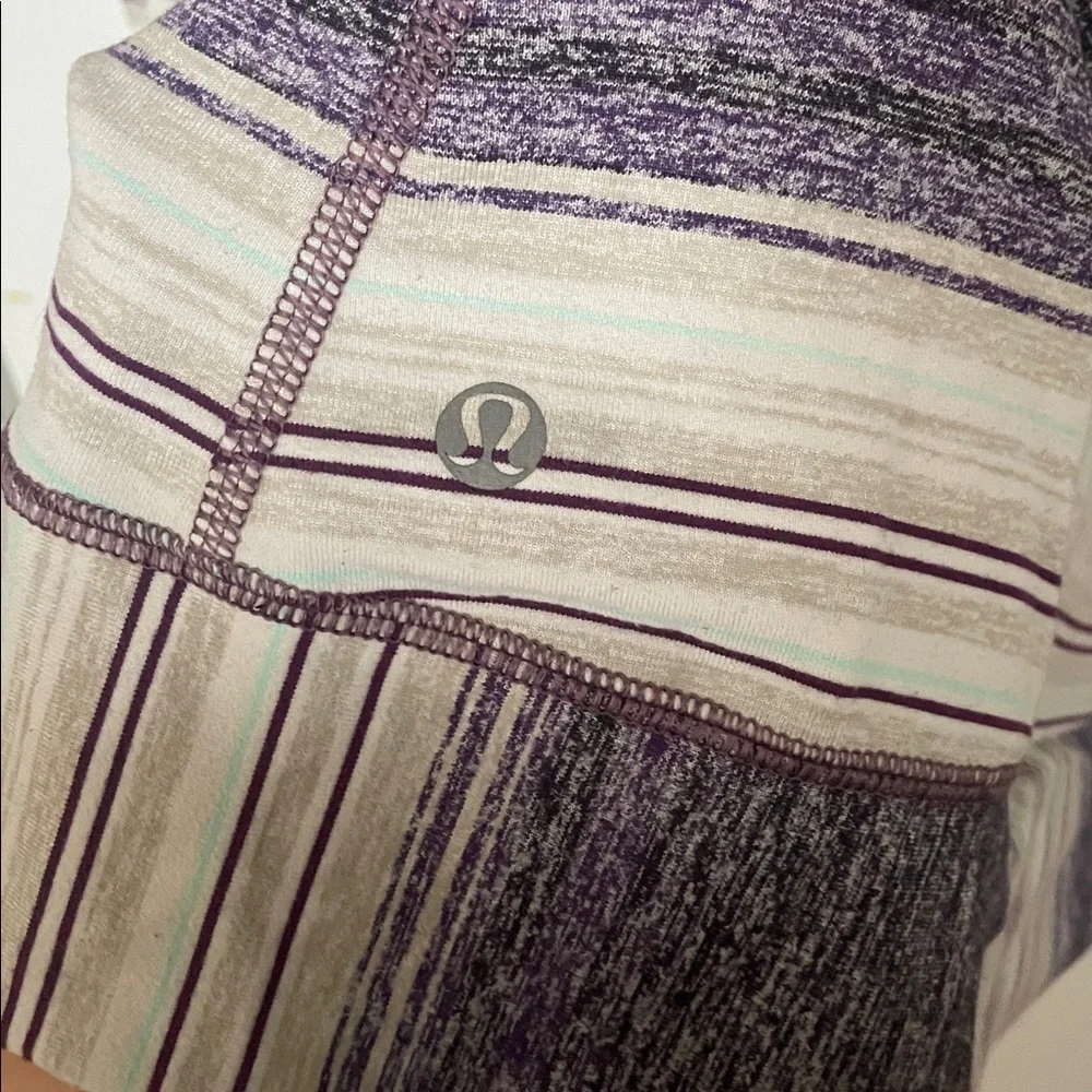 Lululemon Women’s Size 4 Purple Tan White Teal Long Sleeve Thumbhole Zip Pocket‎
